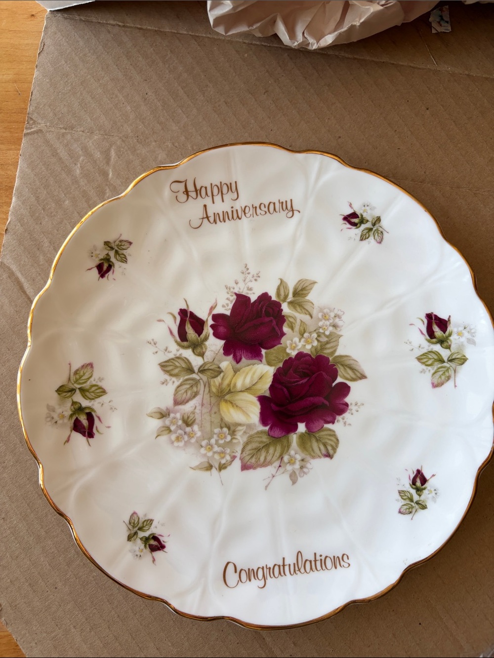 Porcelain 'Happy Anniversary' Rose Cake Plate - White with Burgundy Roses